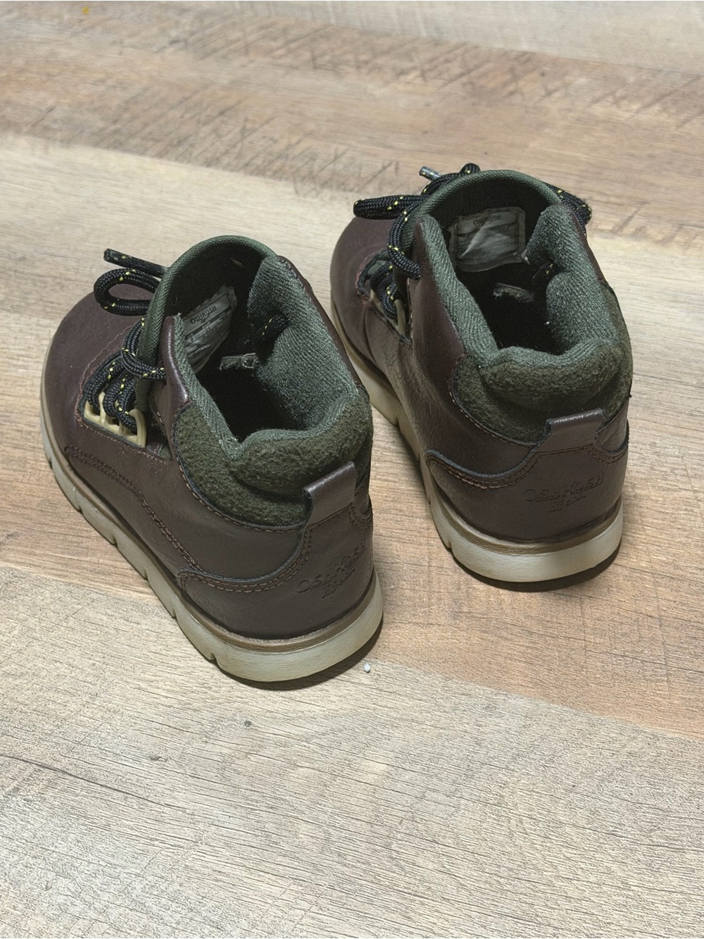 OshKosh B’gosh Toddler Boots | Size 8 - Picture 5 of 8